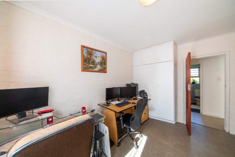4 Bedroom Property for Sale in Paradyskloof Western Cape